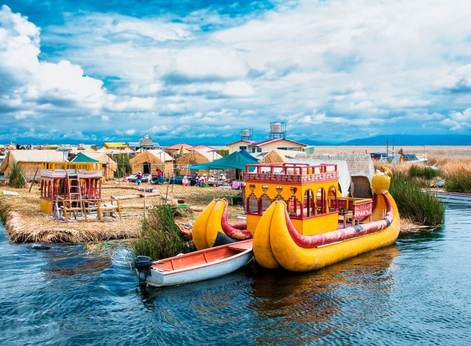 Isla Flotante de los Uros
