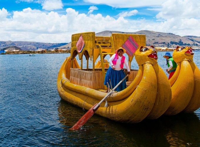 Isla Uros y Taquile Full Day
